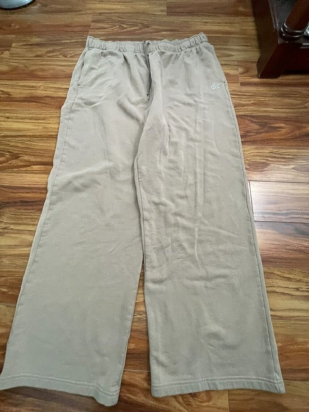 Alo Yoga Ruched Waist Wide Leg Sweatpants, Beige Color, XXL Size
